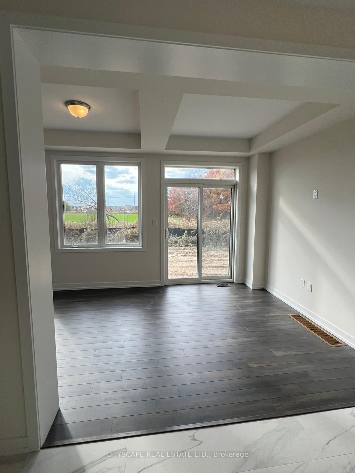 Photo 9 of 1470 Rose Way, Milton, Cobban — HOMEH