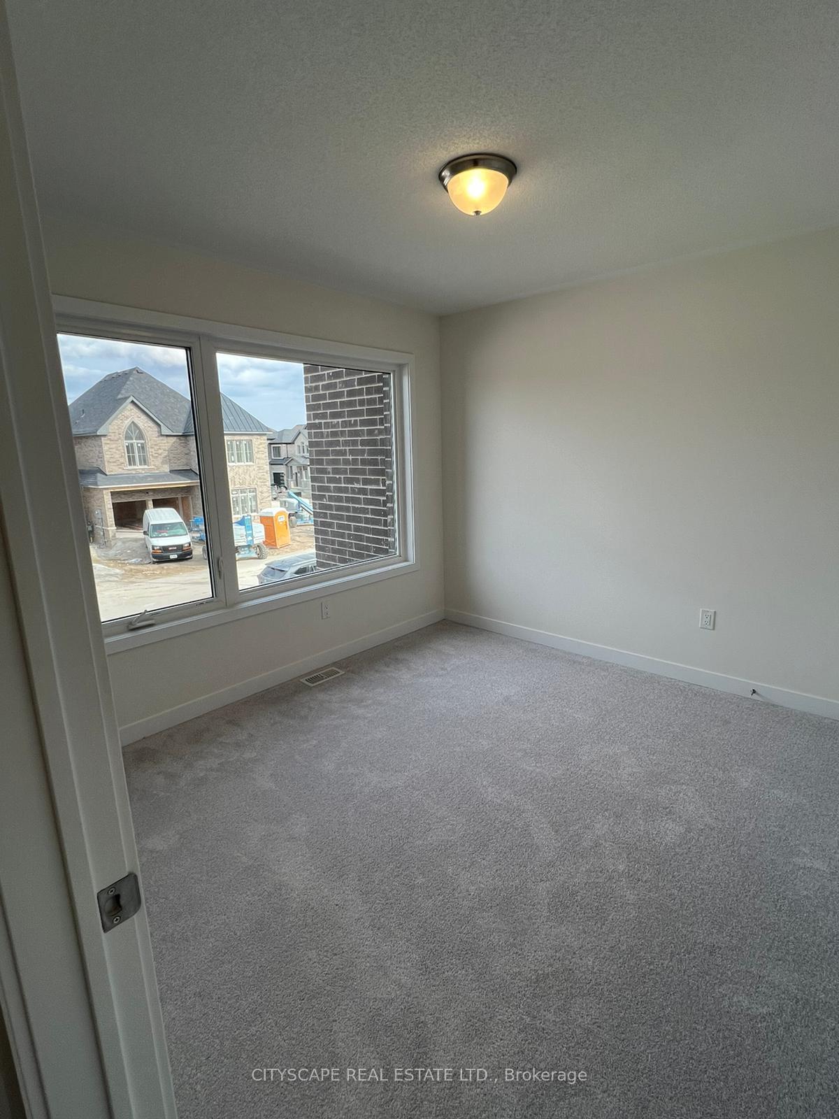 Photo 11 of 1470 Rose Way, Milton, Cobban — HOMEH