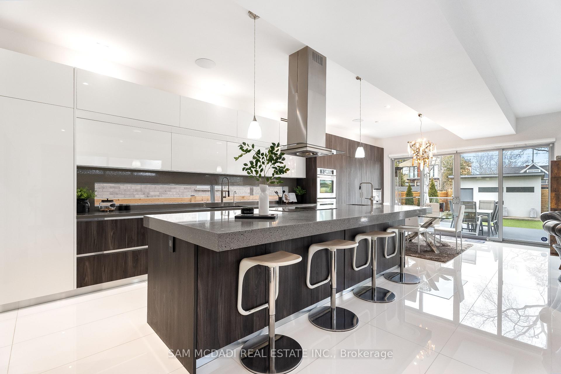 Photo 11 of 852 Goodwin Road, Mississauga, Lakeview — HOMEH