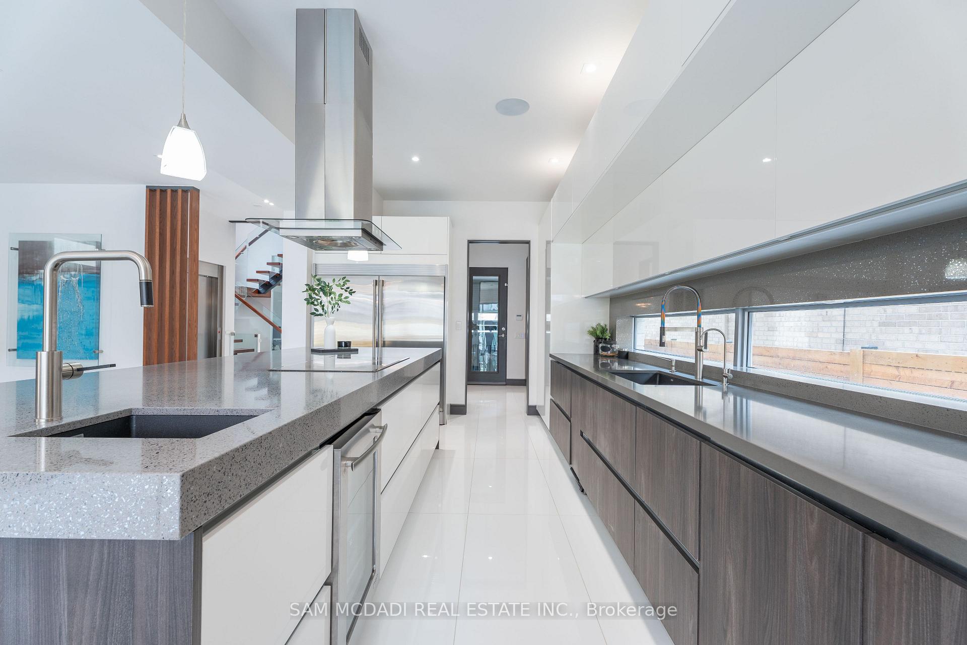 Photo 13 of 852 Goodwin Road, Mississauga, Lakeview — HOMEH