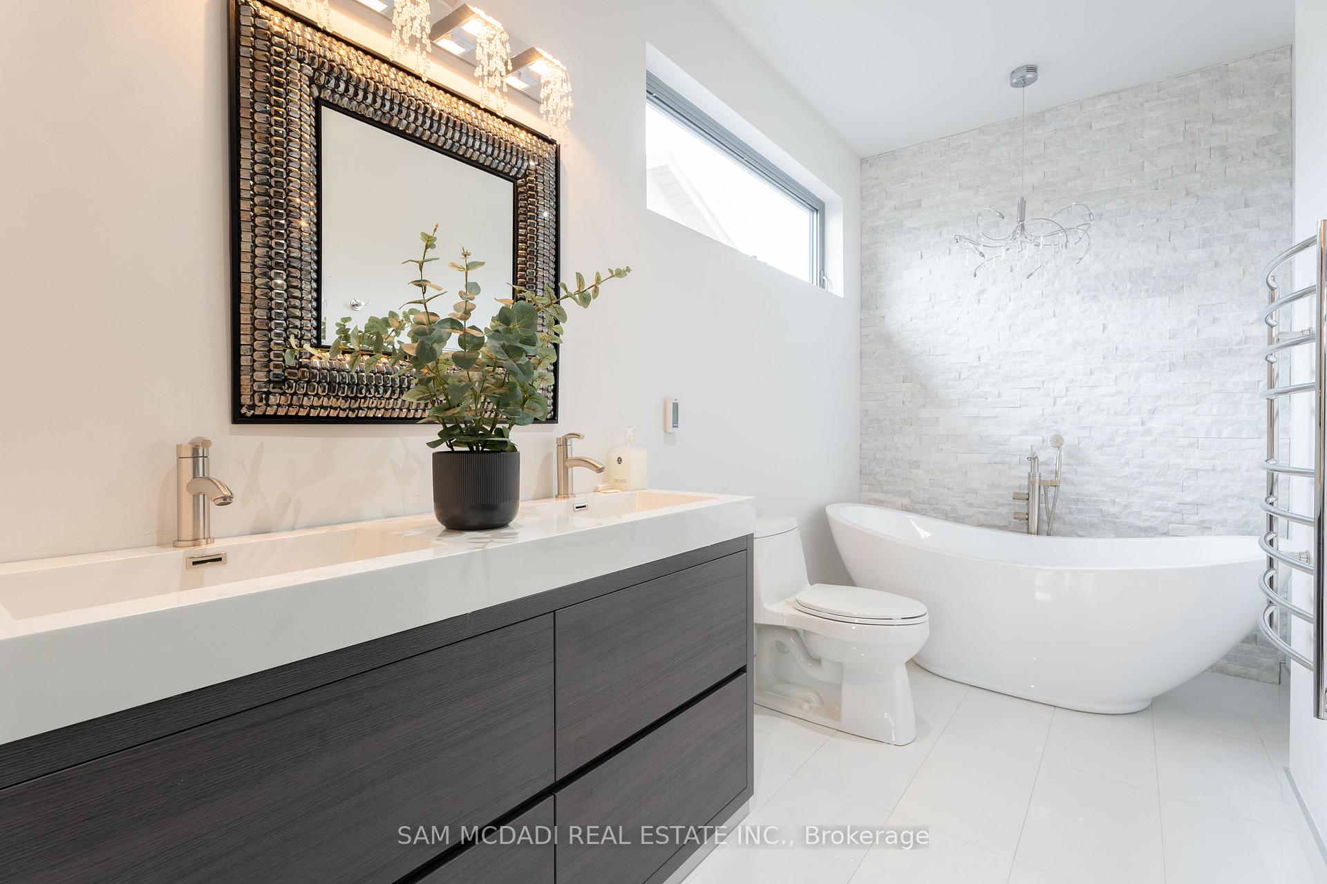 Photo 16 of 852 Goodwin Road, Mississauga, Lakeview — HOMEH