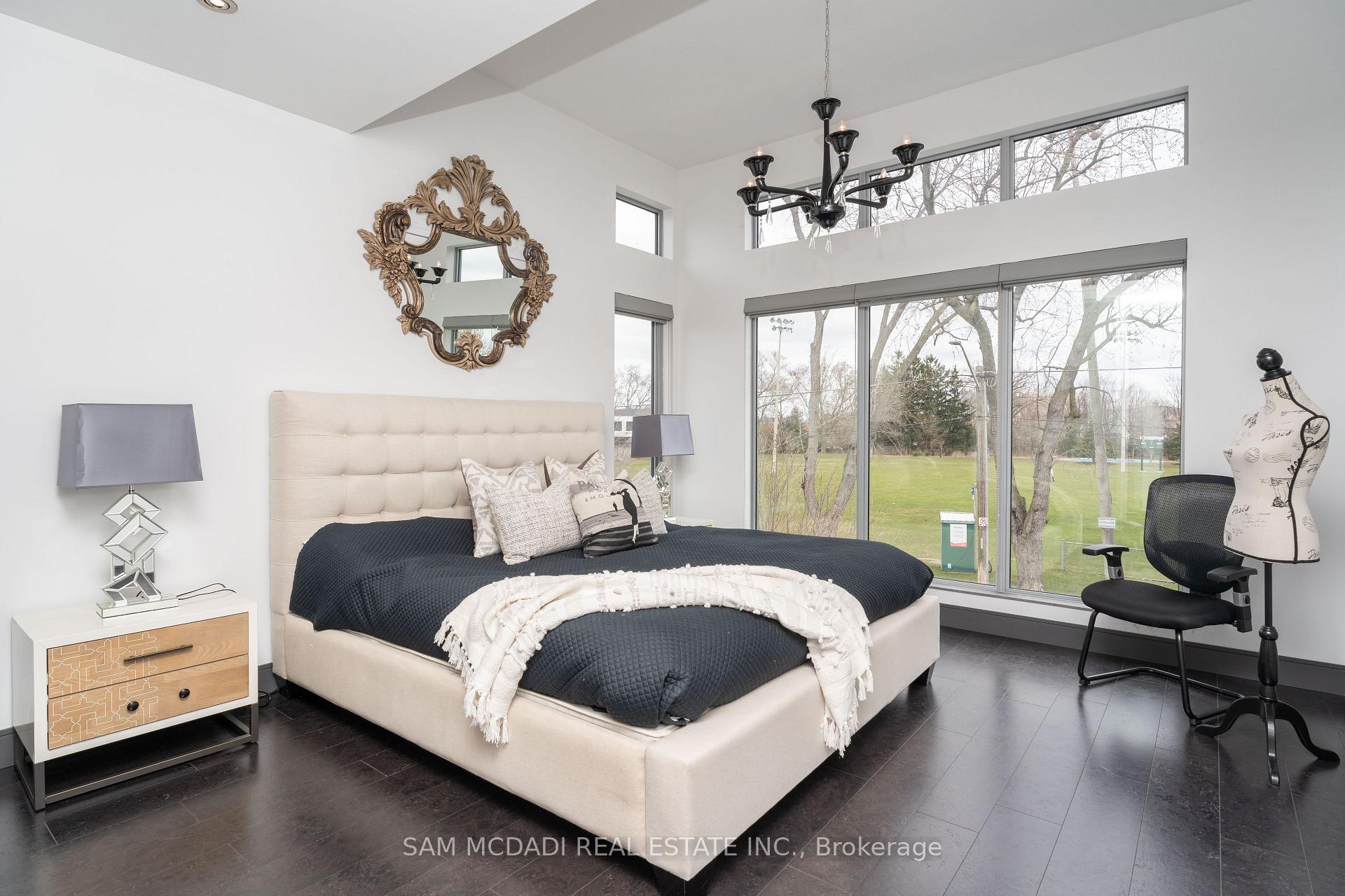 Photo 18 of 852 Goodwin Road, Mississauga, Lakeview — HOMEH