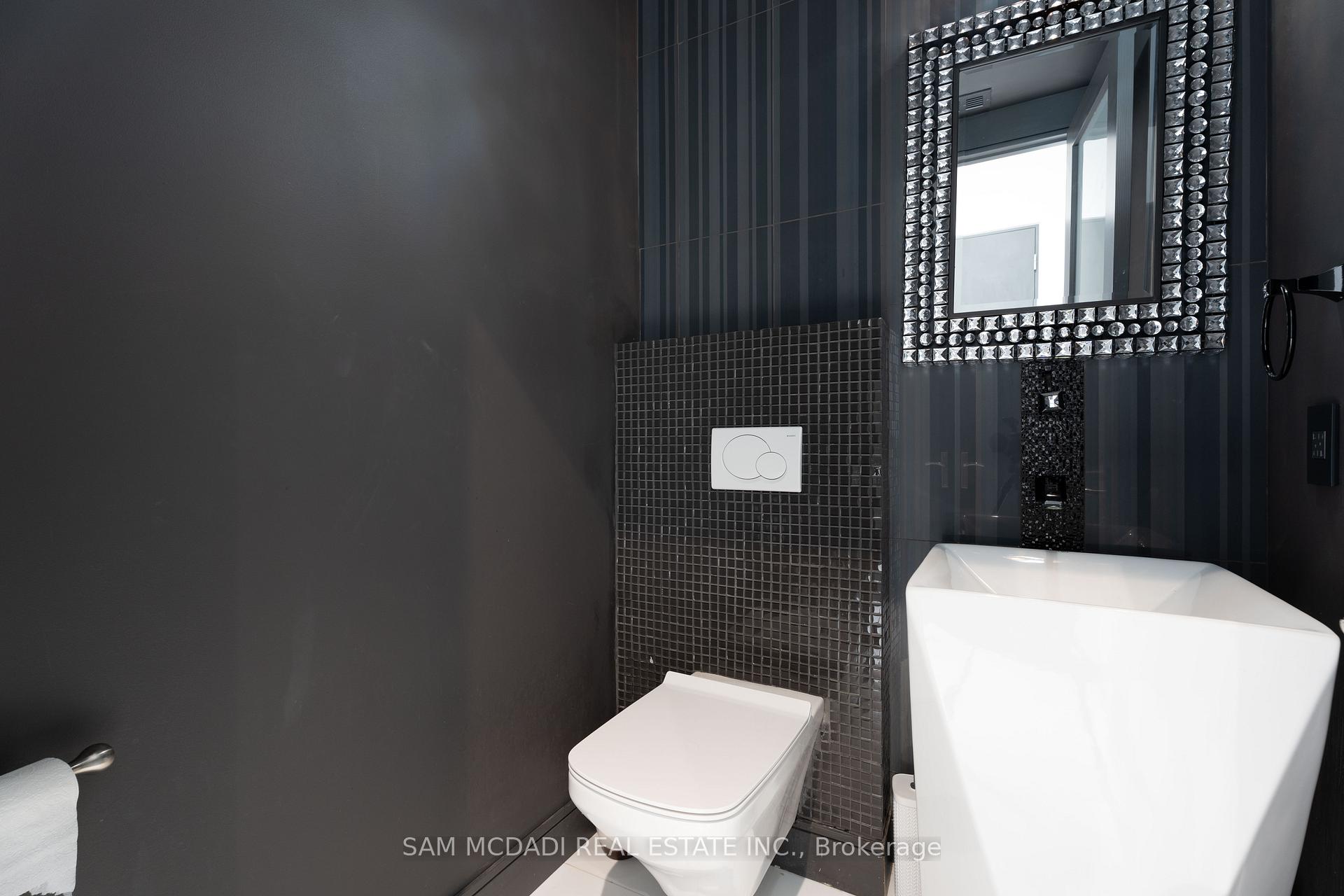 Photo 22 of 852 Goodwin Road, Mississauga, Lakeview — HOMEH
