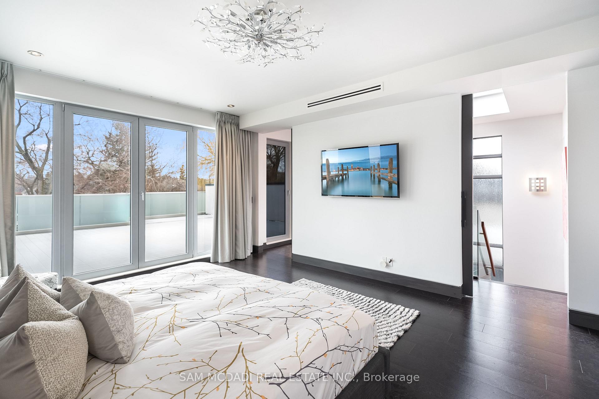 Photo 27 of 852 Goodwin Road, Mississauga, Lakeview — HOMEH