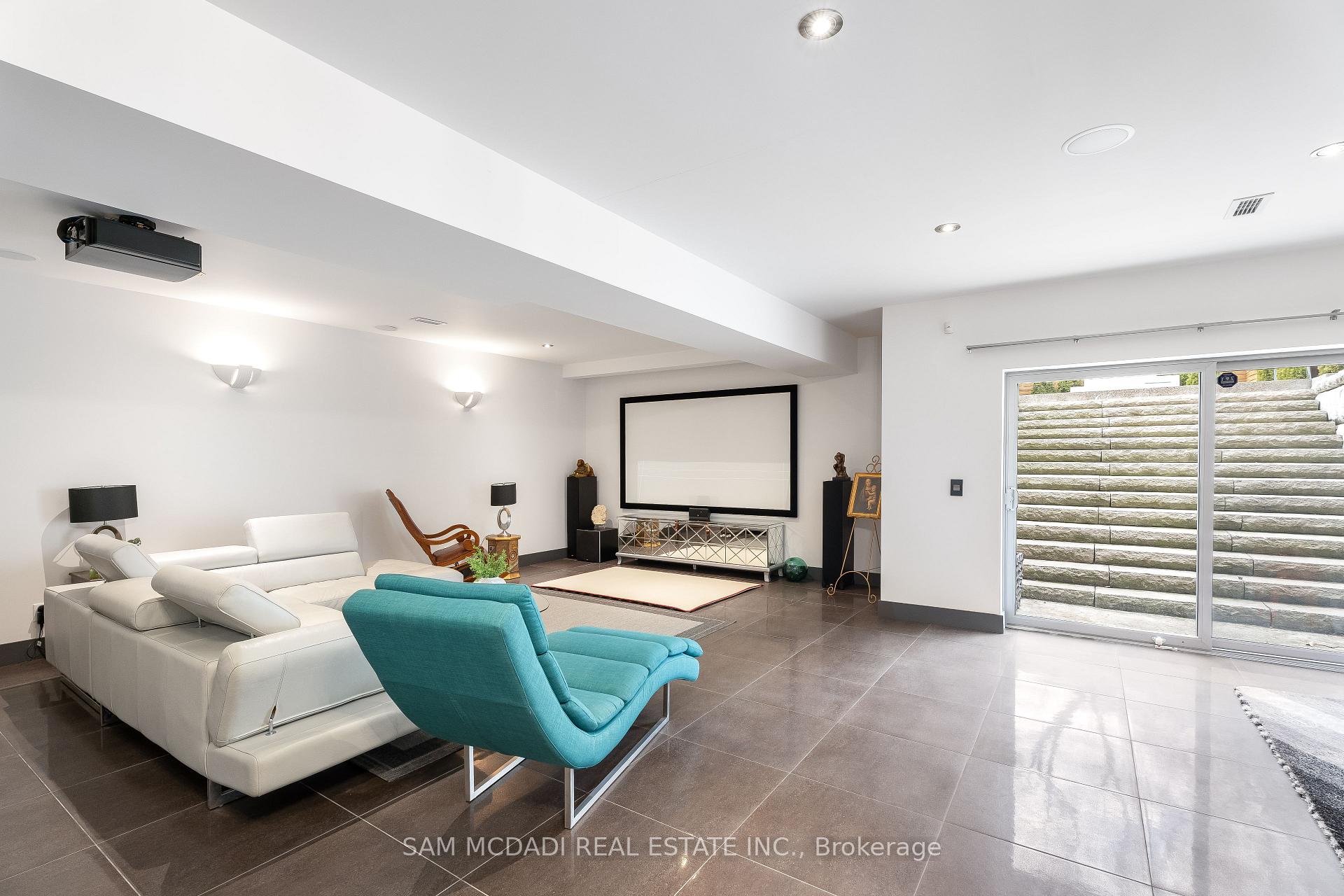 Photo 32 of 852 Goodwin Road, Mississauga, Lakeview — HOMEH