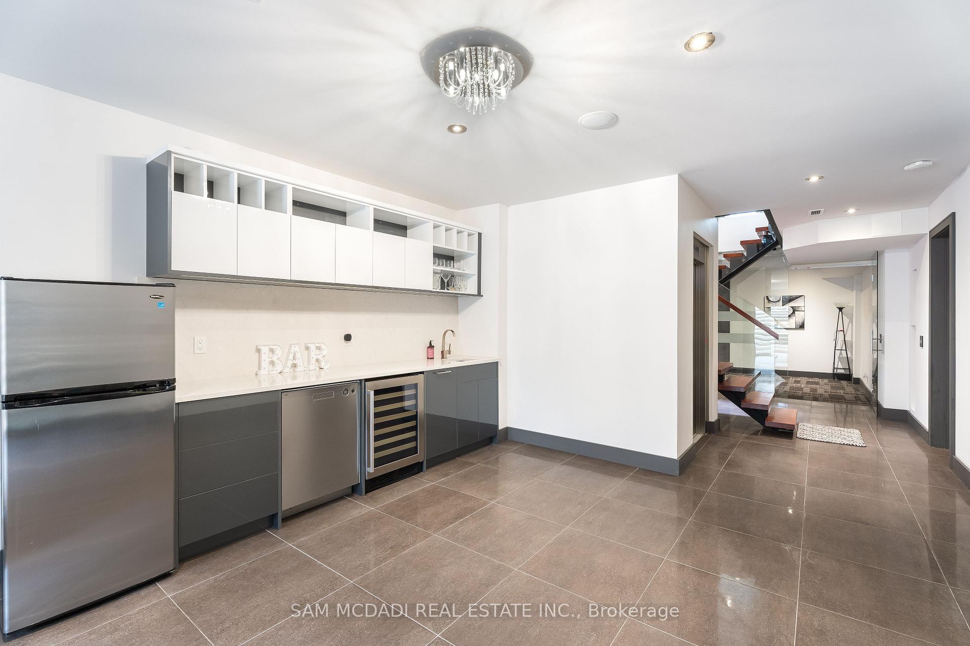Photo 35 of 852 Goodwin Road, Mississauga, Lakeview — HOMEH