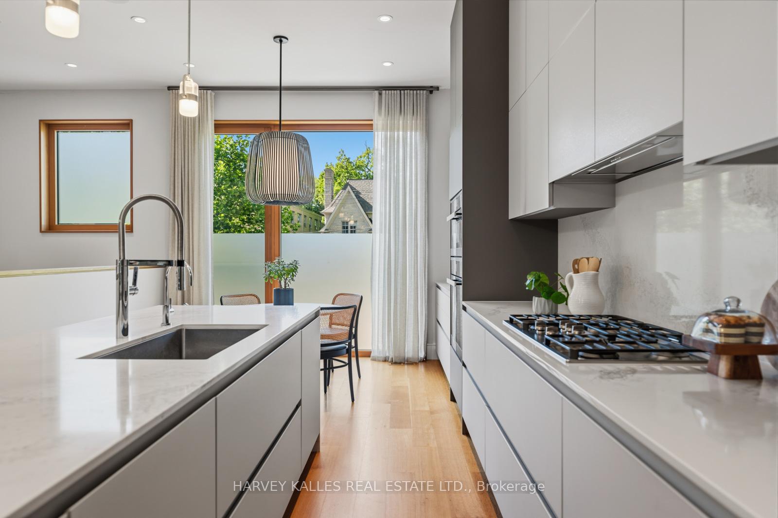 Photo 17 of 67 Heath Street W, Toronto, Yonge-St. Clair — HOMEH