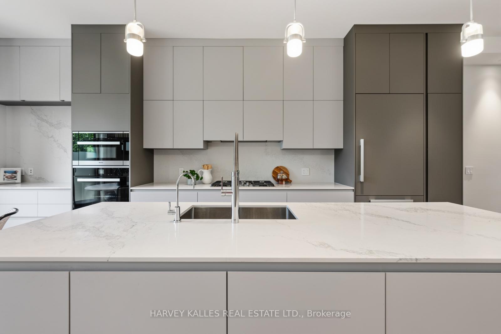 Photo 18 of 67 Heath Street W, Toronto, Yonge-St. Clair — HOMEH