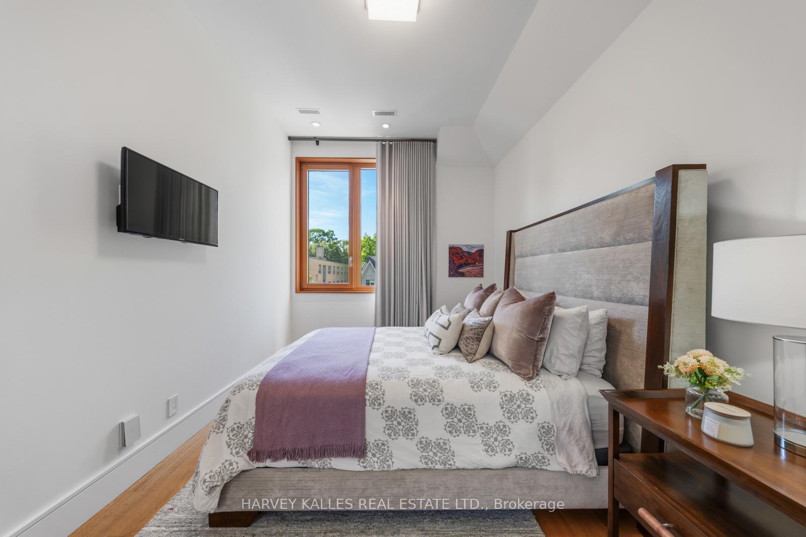Photo 36 of 67 Heath Street W, Toronto, Yonge-St. Clair — HOMEH