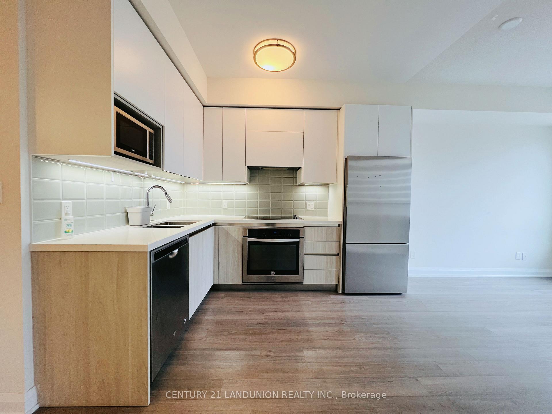 Photo 5 of Unit 605, 15 Water Walk Drive, Markham, Unionville — HOMEH