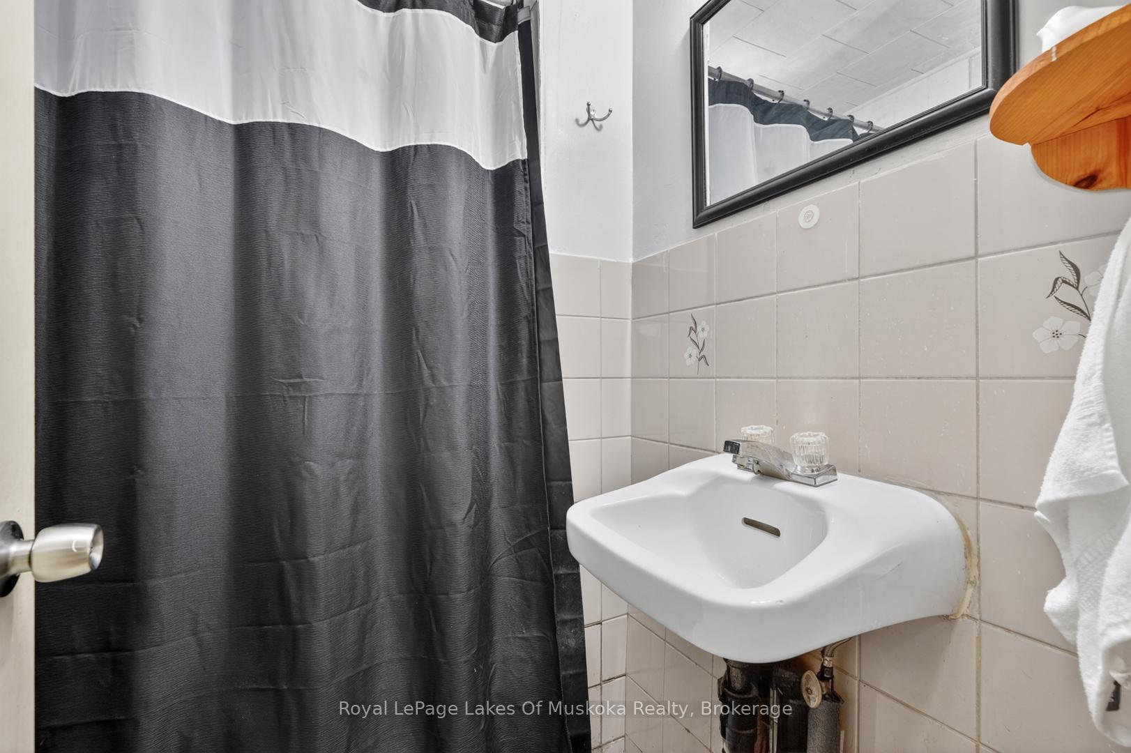 Photo 15 of 1018 Sniders Bay Road, Gravenhurst, Muskoka (S) — HOMEH