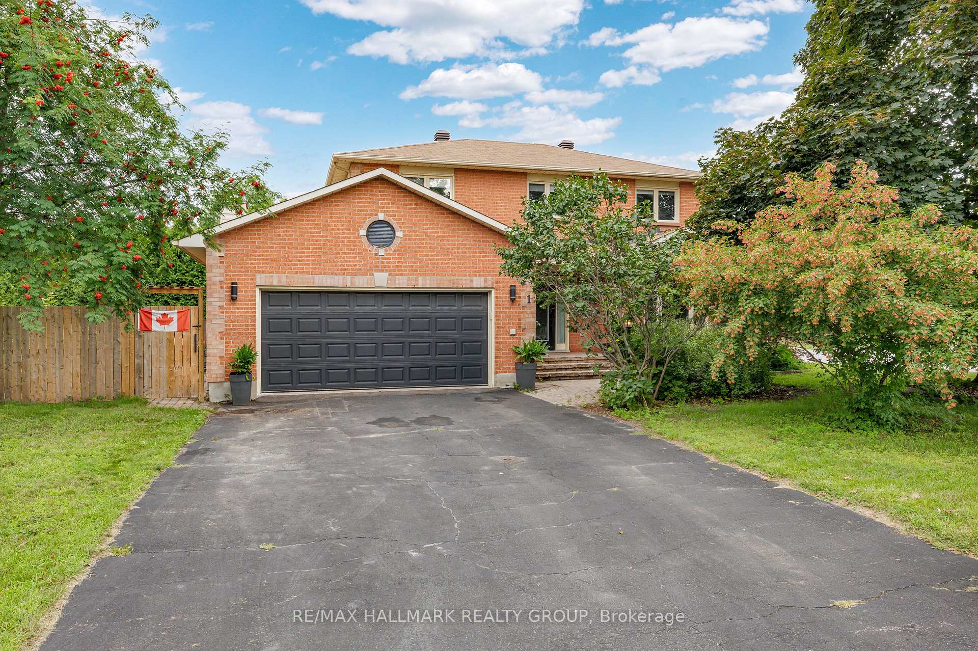 Photo 1 of 1 Hedgerow Lane, Ottawa, Stittsville (Central) — HOMEH
