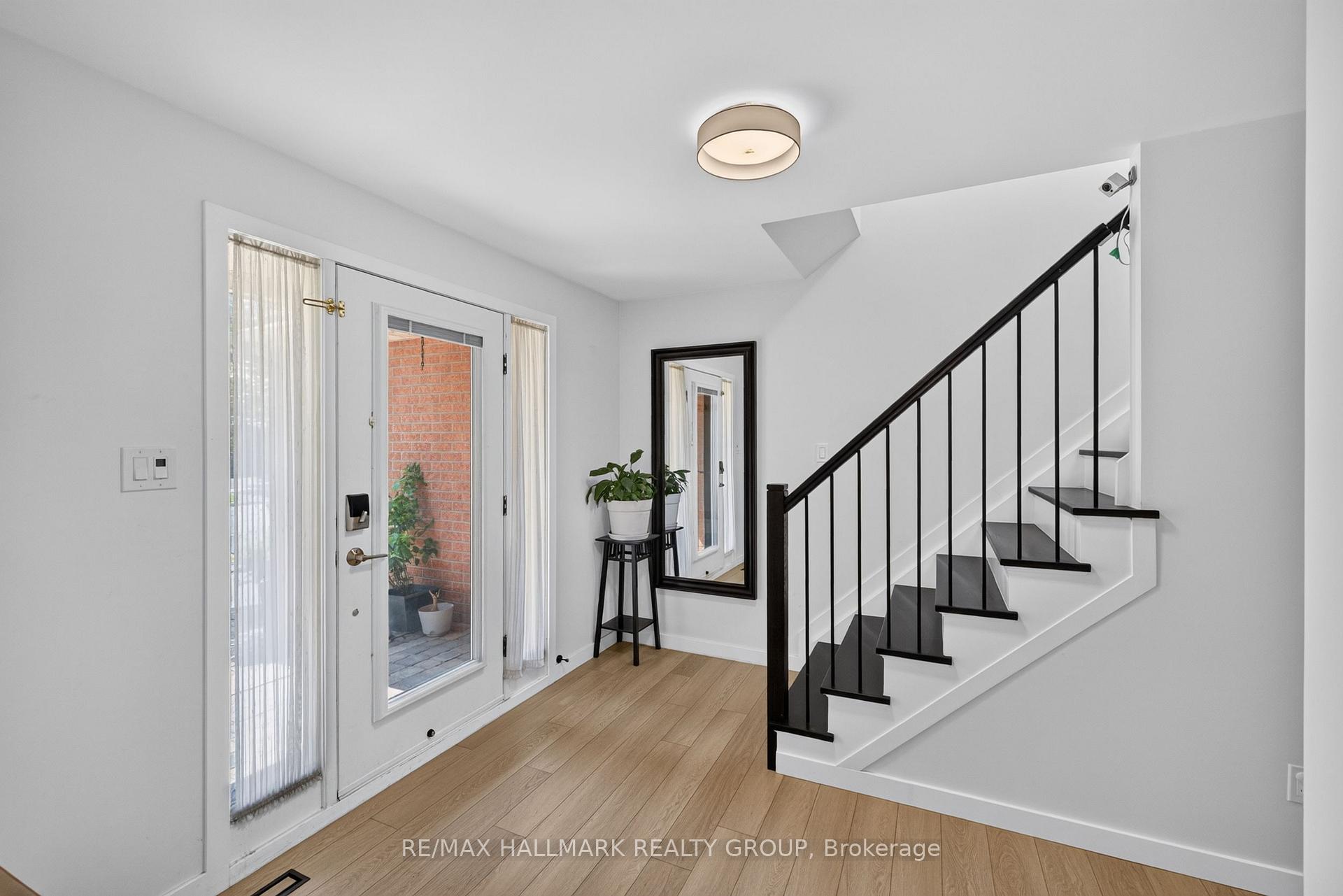 Photo 6 of 1 Hedgerow Lane, Ottawa, Stittsville (Central) — HOMEH