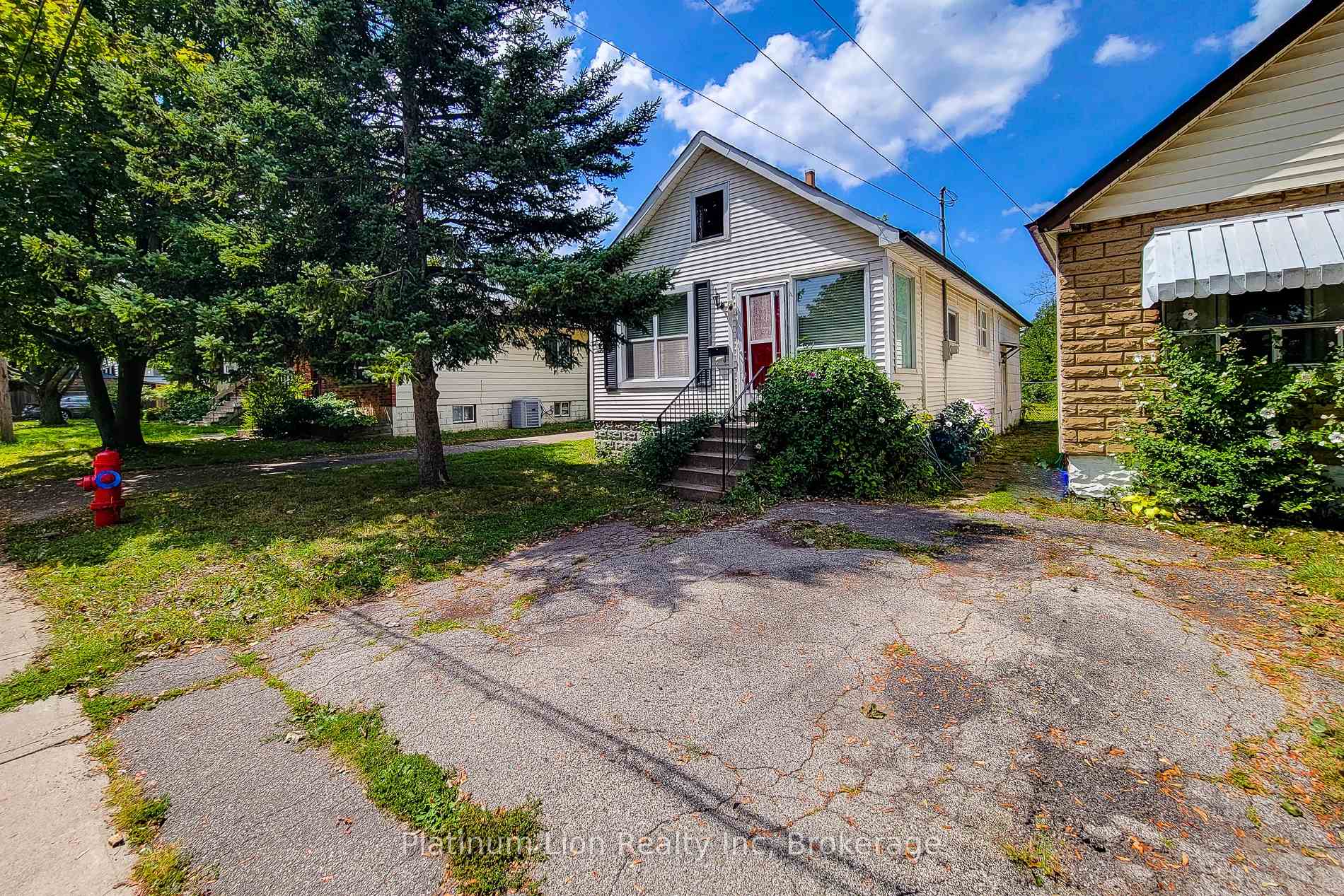 Photo 2 of 224 East 8th Street, Hamilton, Centremount — HOMEH