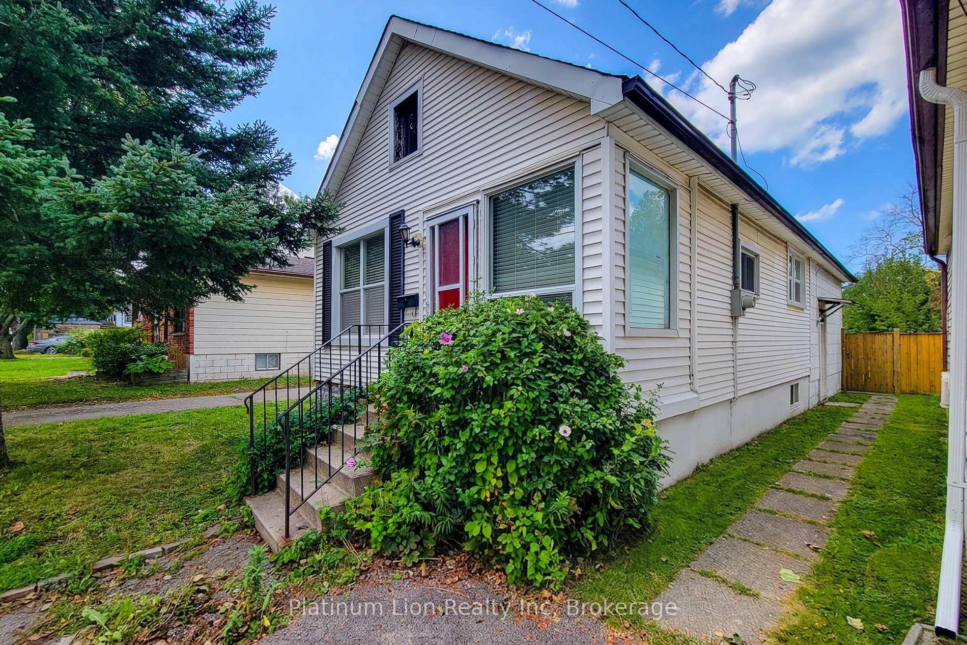 Photo 3 of 224 East 8th Street, Hamilton, Centremount — HOMEH