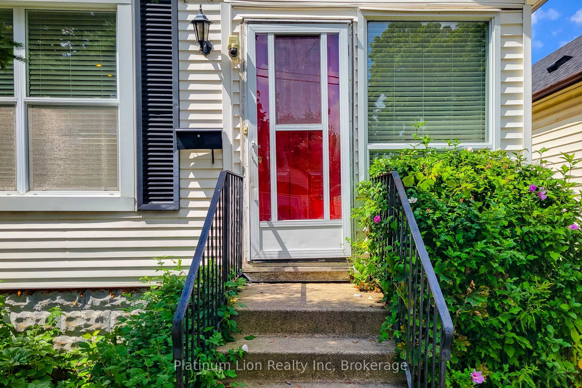 Photo 4 of 224 East 8th Street, Hamilton, Centremount — HOMEH
