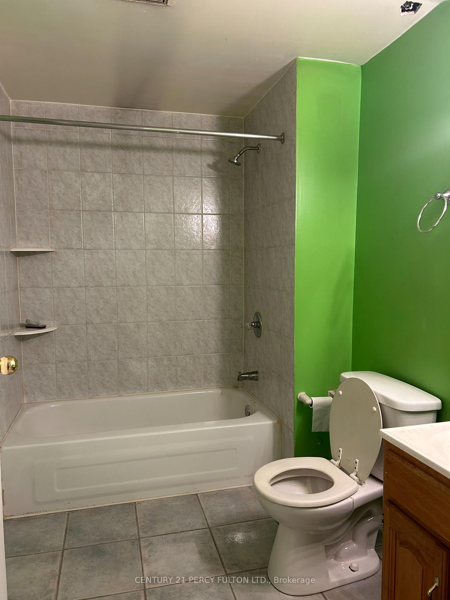 Photo 12 of 13 Purdy Crescent, North York, Humberlea-Pelmo Park — HOMEH