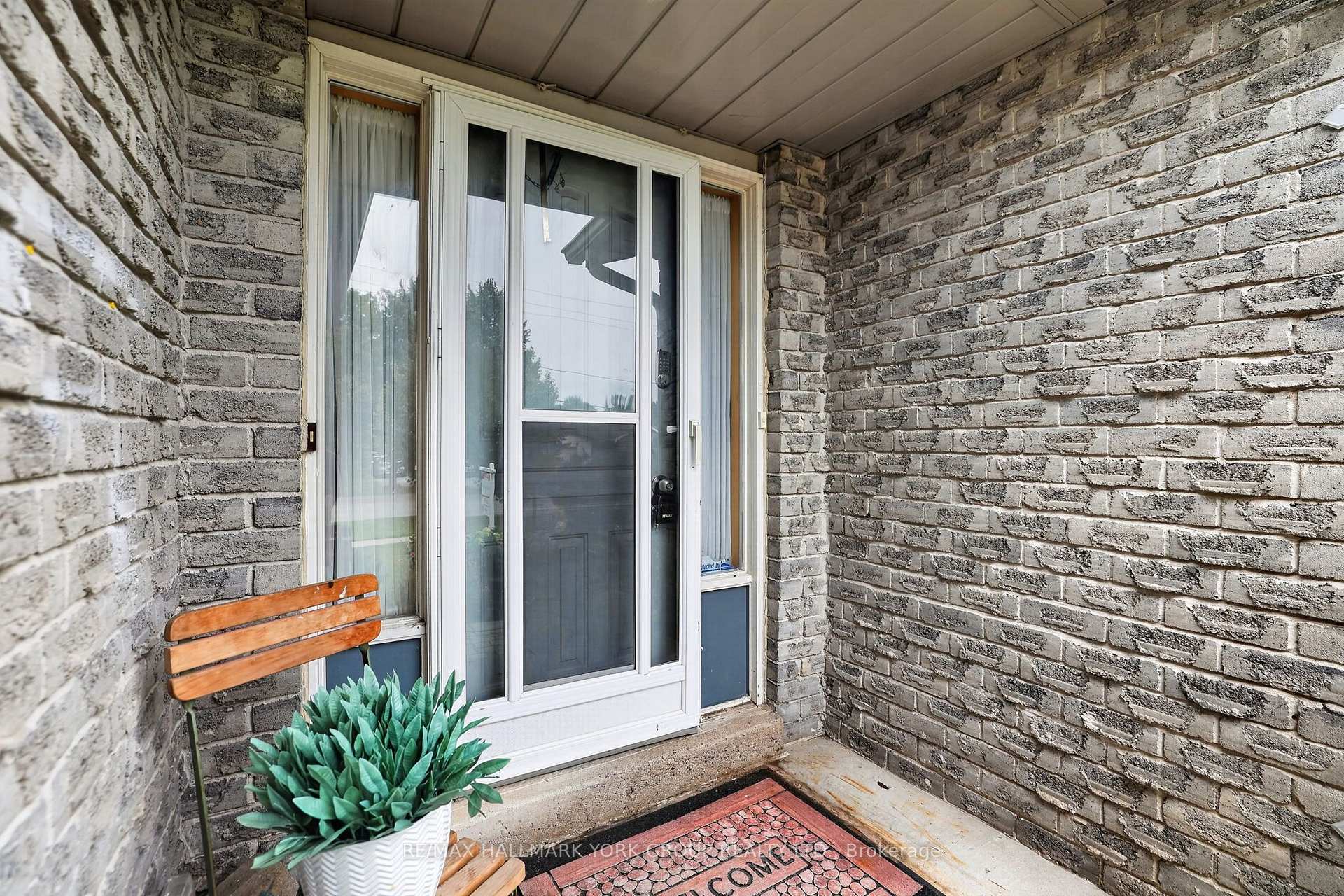 Photo 4 of 59 Riverglen Drive, Georgina, Keswick South — HOMEH