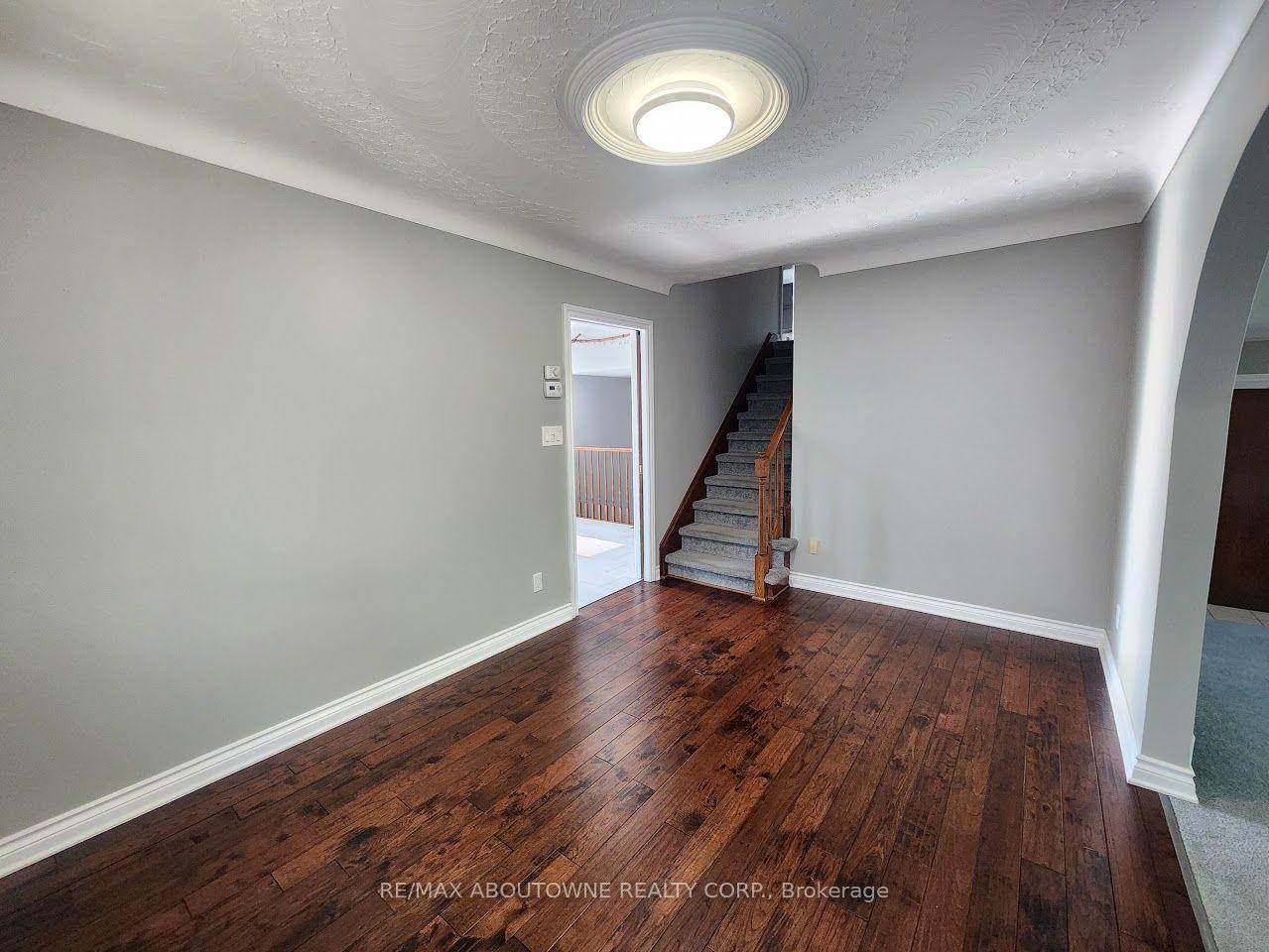 Photo 8 of 64 Adel Drive, St. Catharines, Carlton/Bunting — HOMEH