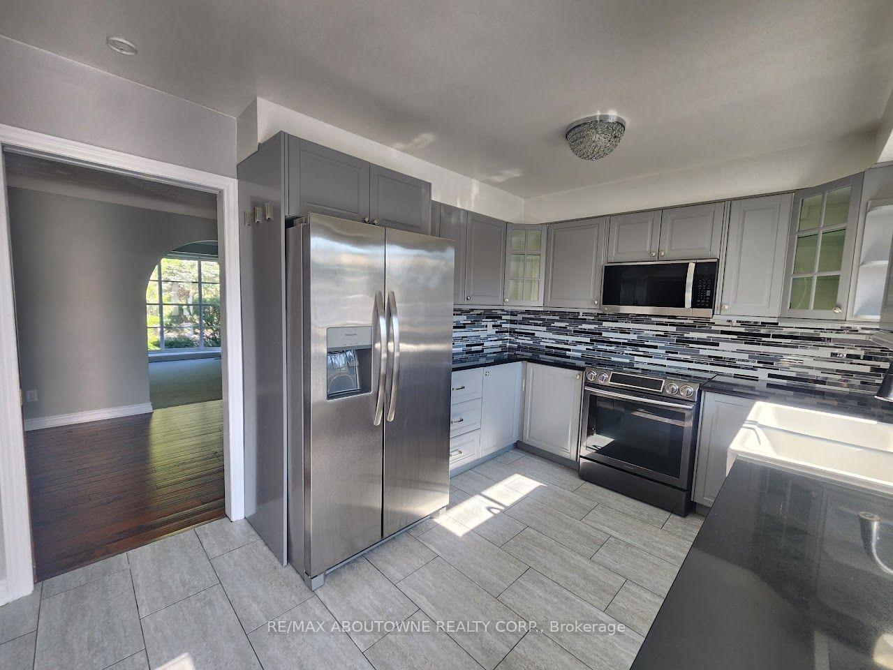 Photo 9 of 64 Adel Drive, St. Catharines, Carlton/Bunting — HOMEH