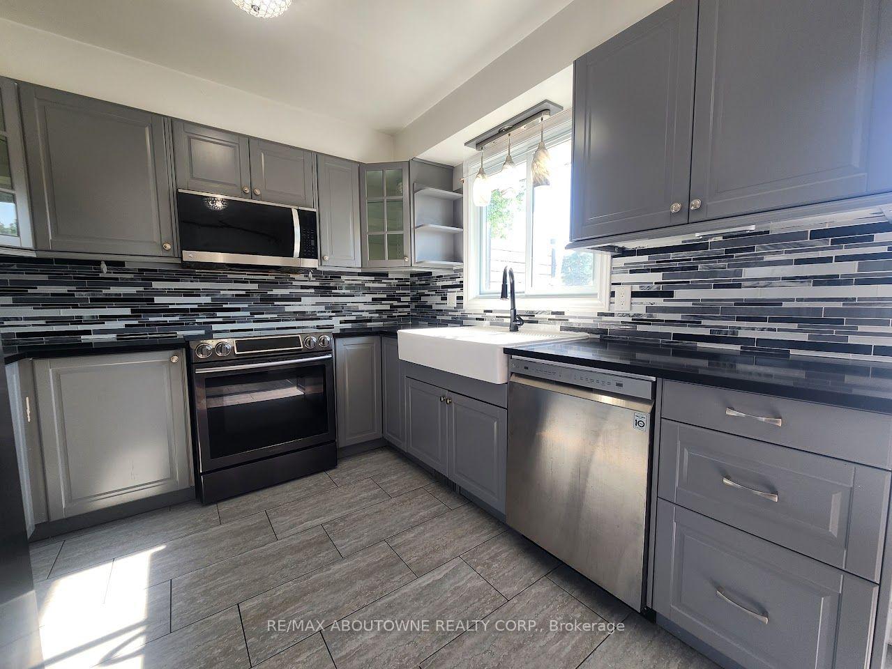 Photo 12 of 64 Adel Drive, St. Catharines, Carlton/Bunting — HOMEH