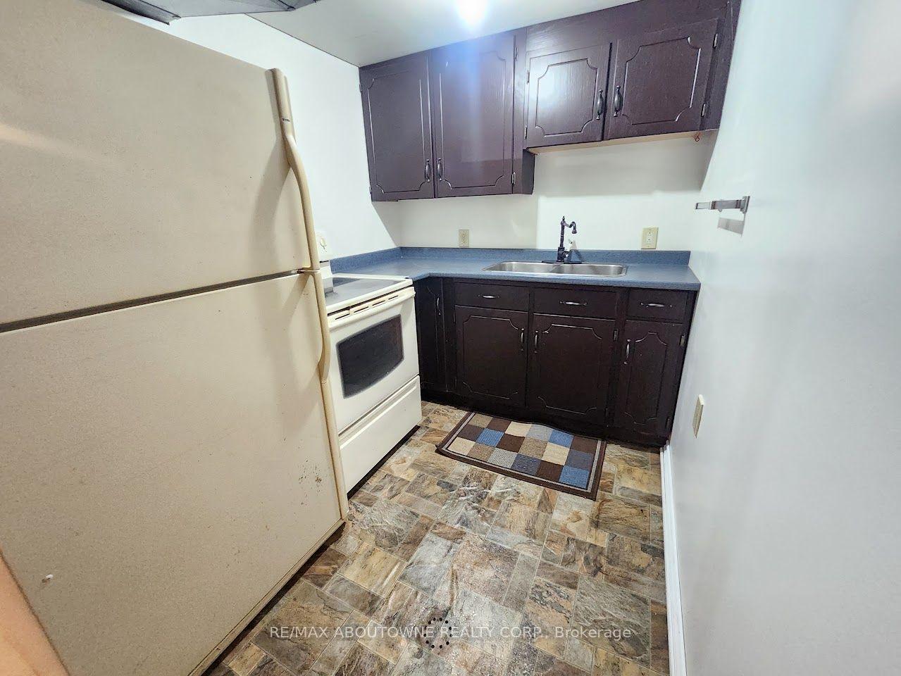 Photo 30 of 64 Adel Drive, St. Catharines, Carlton/Bunting — HOMEH