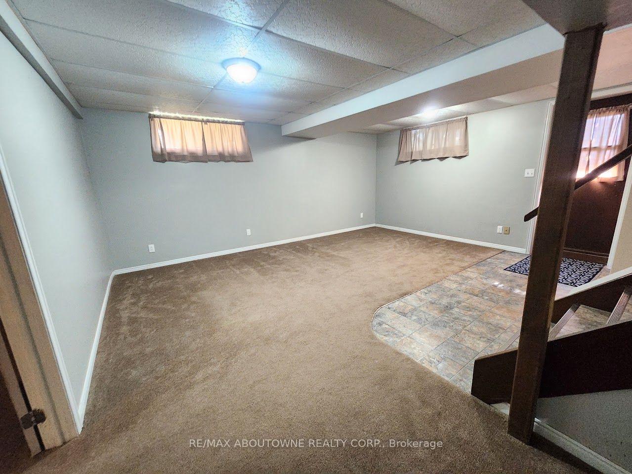 Photo 33 of 64 Adel Drive, St. Catharines, Carlton/Bunting — HOMEH