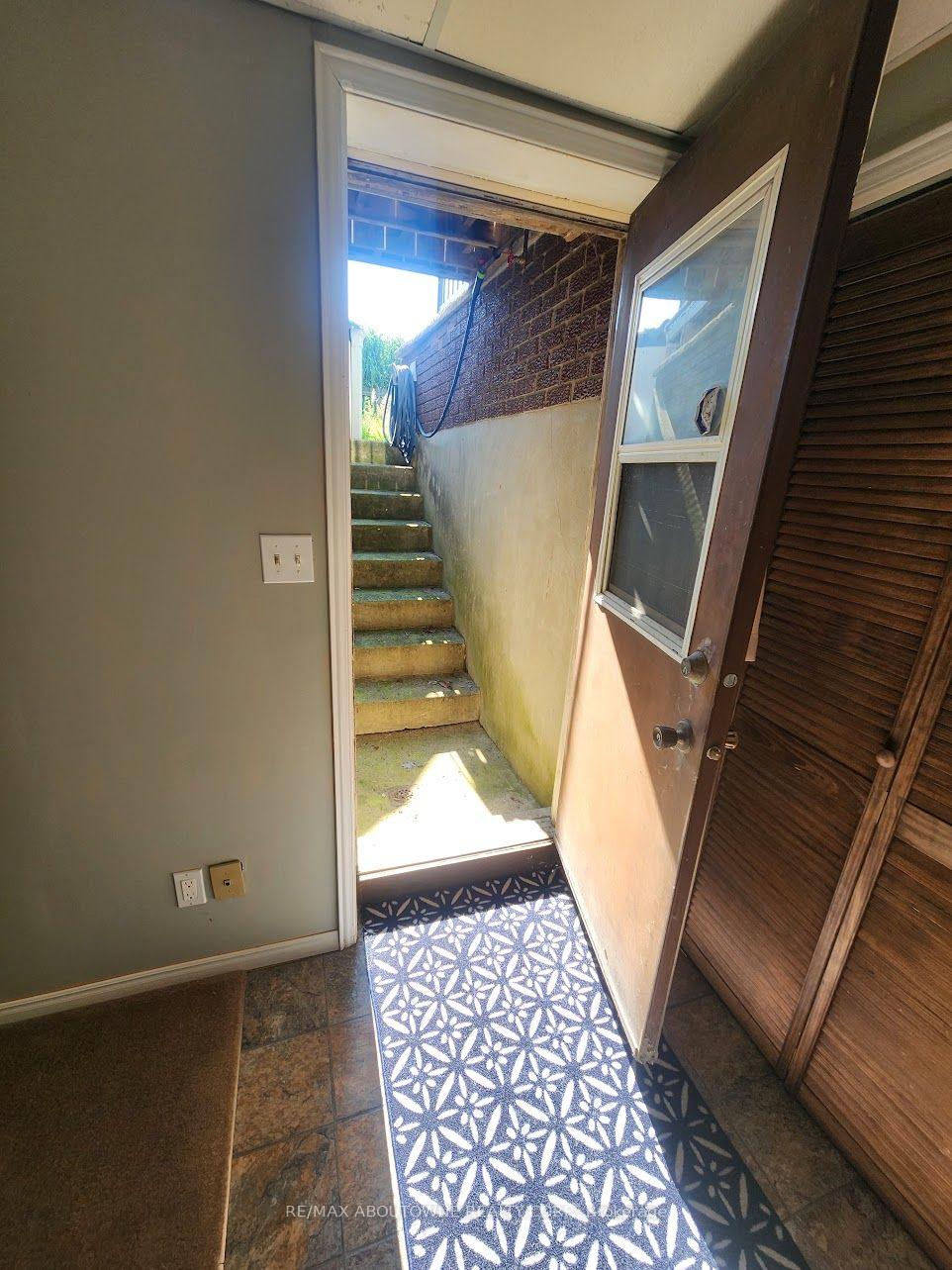 Photo 34 of 64 Adel Drive, St. Catharines, Carlton/Bunting — HOMEH