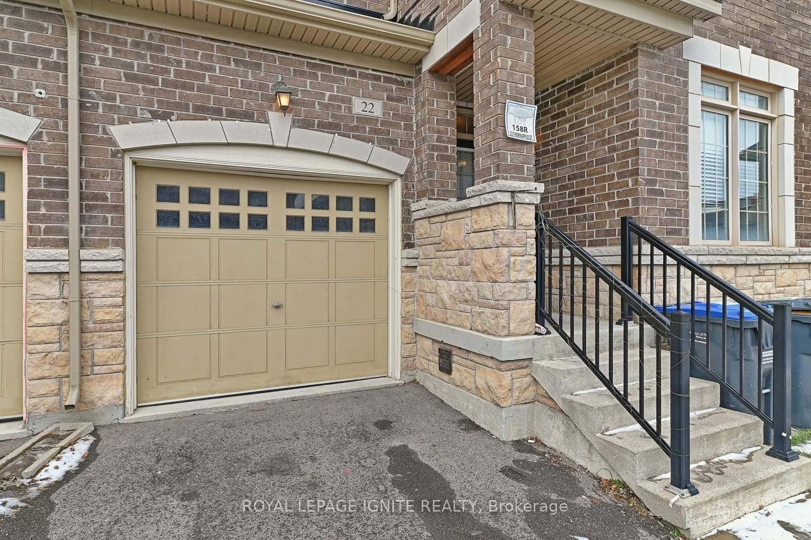 Photo 2 of 22 Thornapple Street, Brampton, Sandringham-Wellington North — HOMEH