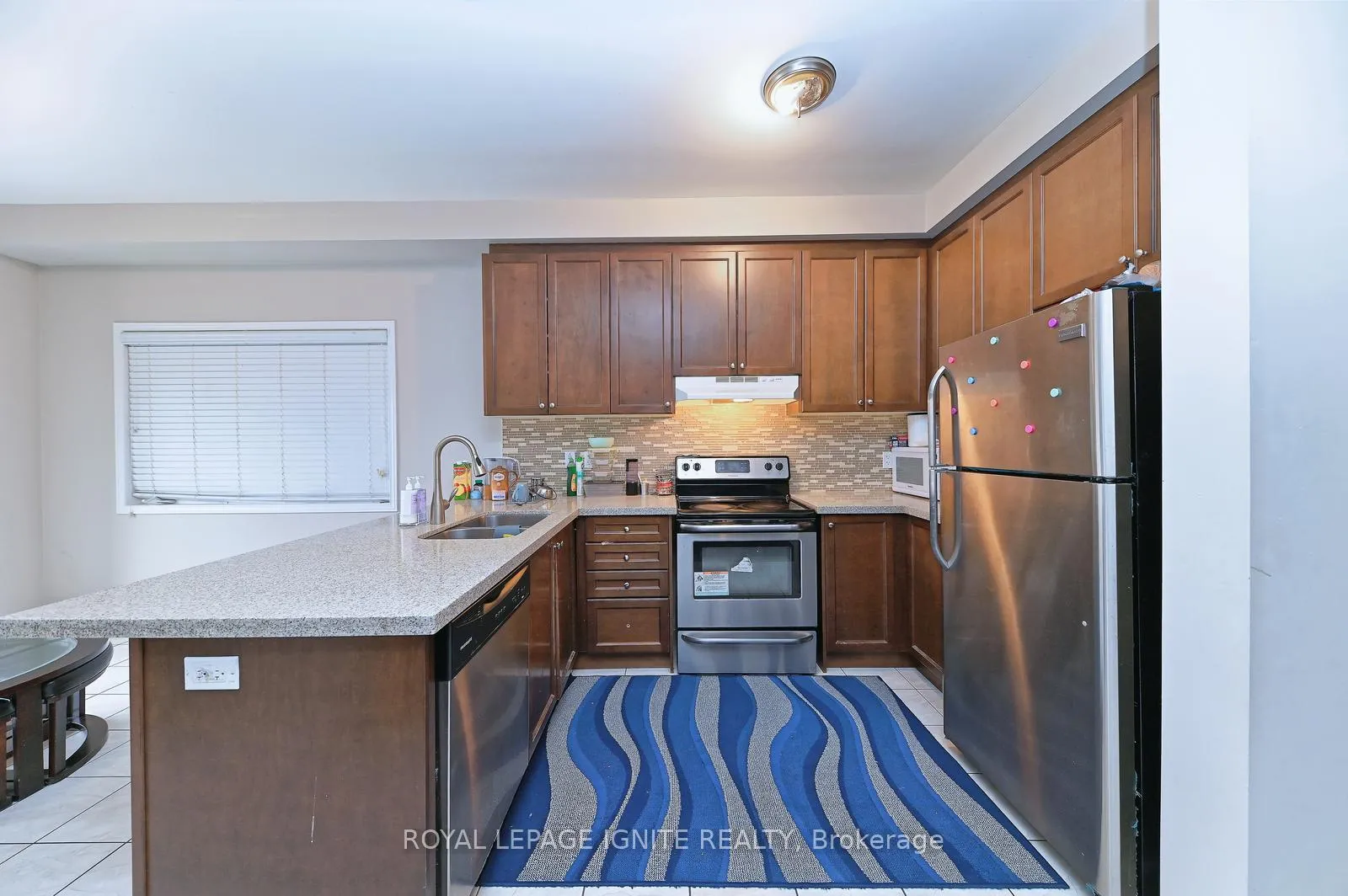 Photo 12 of 22 Thornapple Street, Brampton, Sandringham-Wellington North — HOMEH
