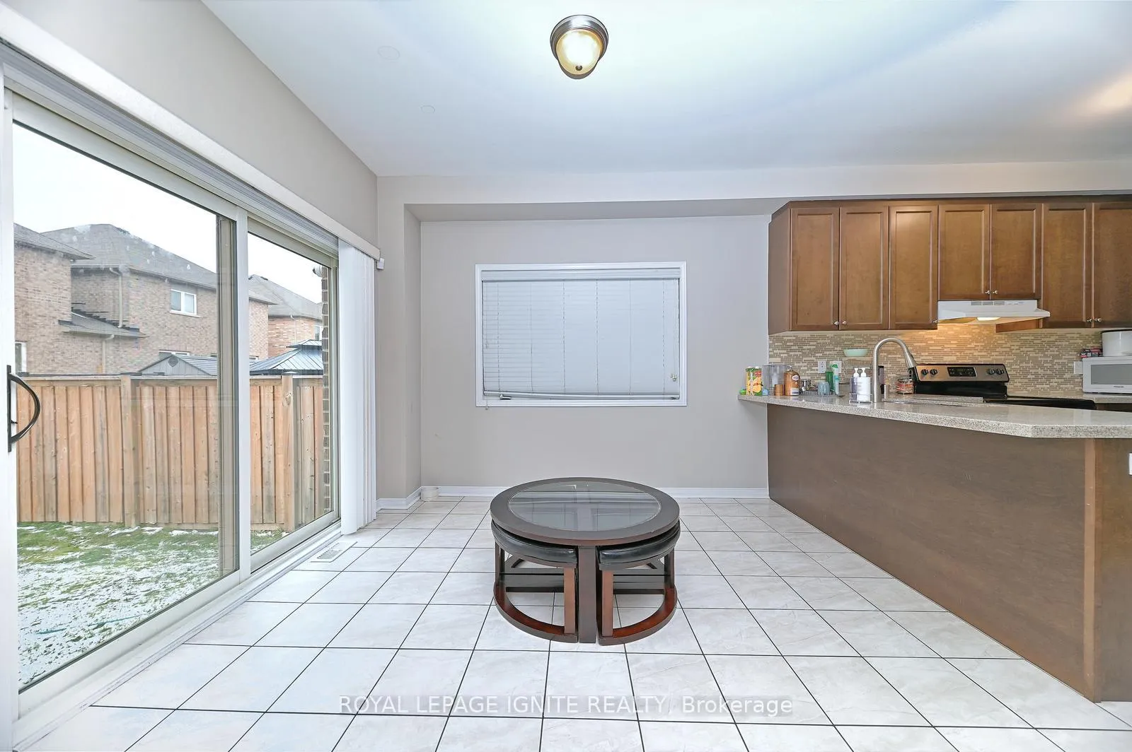 Photo 16 of 22 Thornapple Street, Brampton, Sandringham-Wellington North — HOMEH