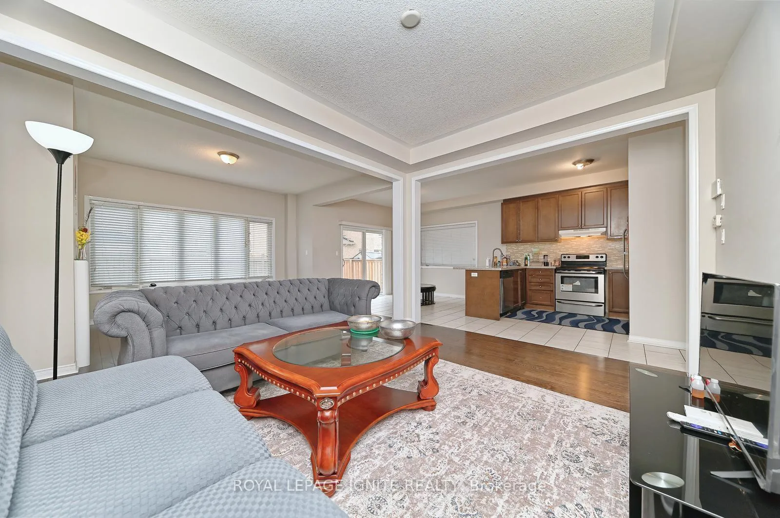 Photo 19 of 22 Thornapple Street, Brampton, Sandringham-Wellington North — HOMEH