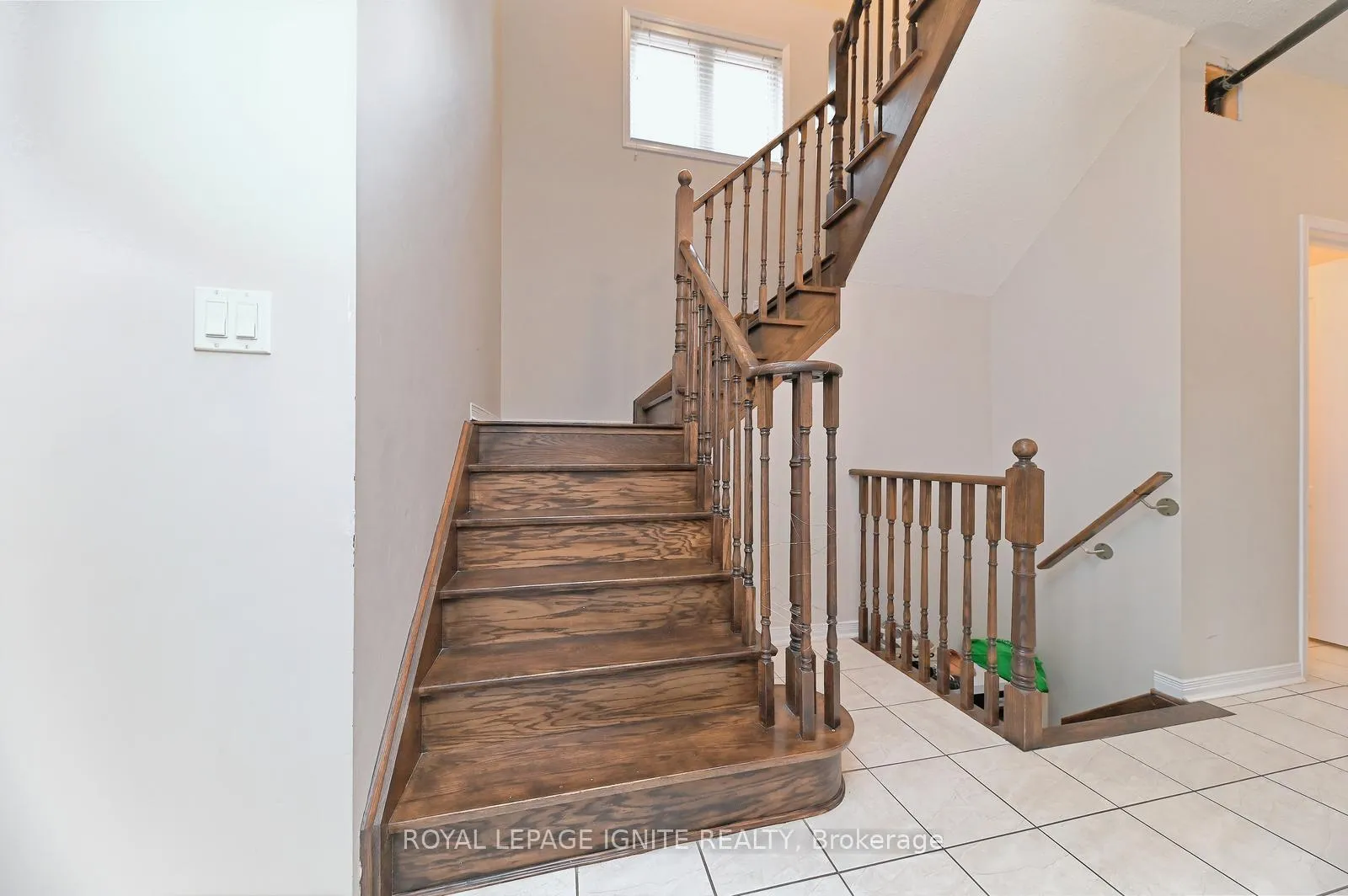 Photo 23 of 22 Thornapple Street, Brampton, Sandringham-Wellington North — HOMEH