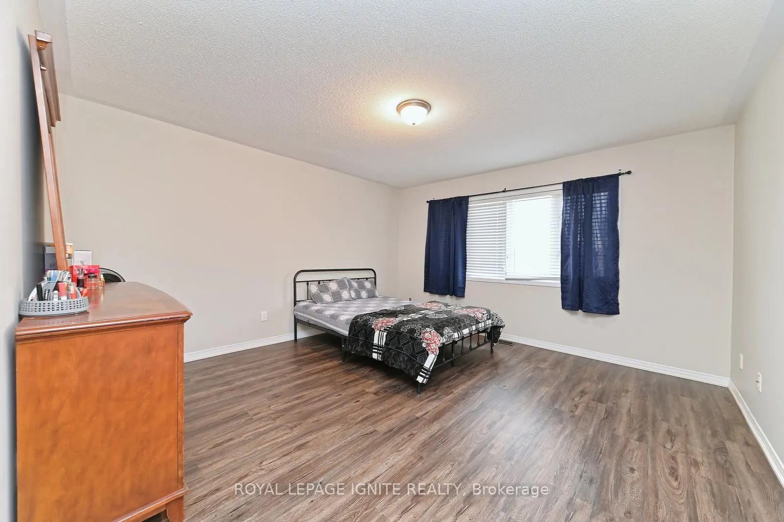 Photo 28 of 22 Thornapple Street, Brampton, Sandringham-Wellington North — HOMEH