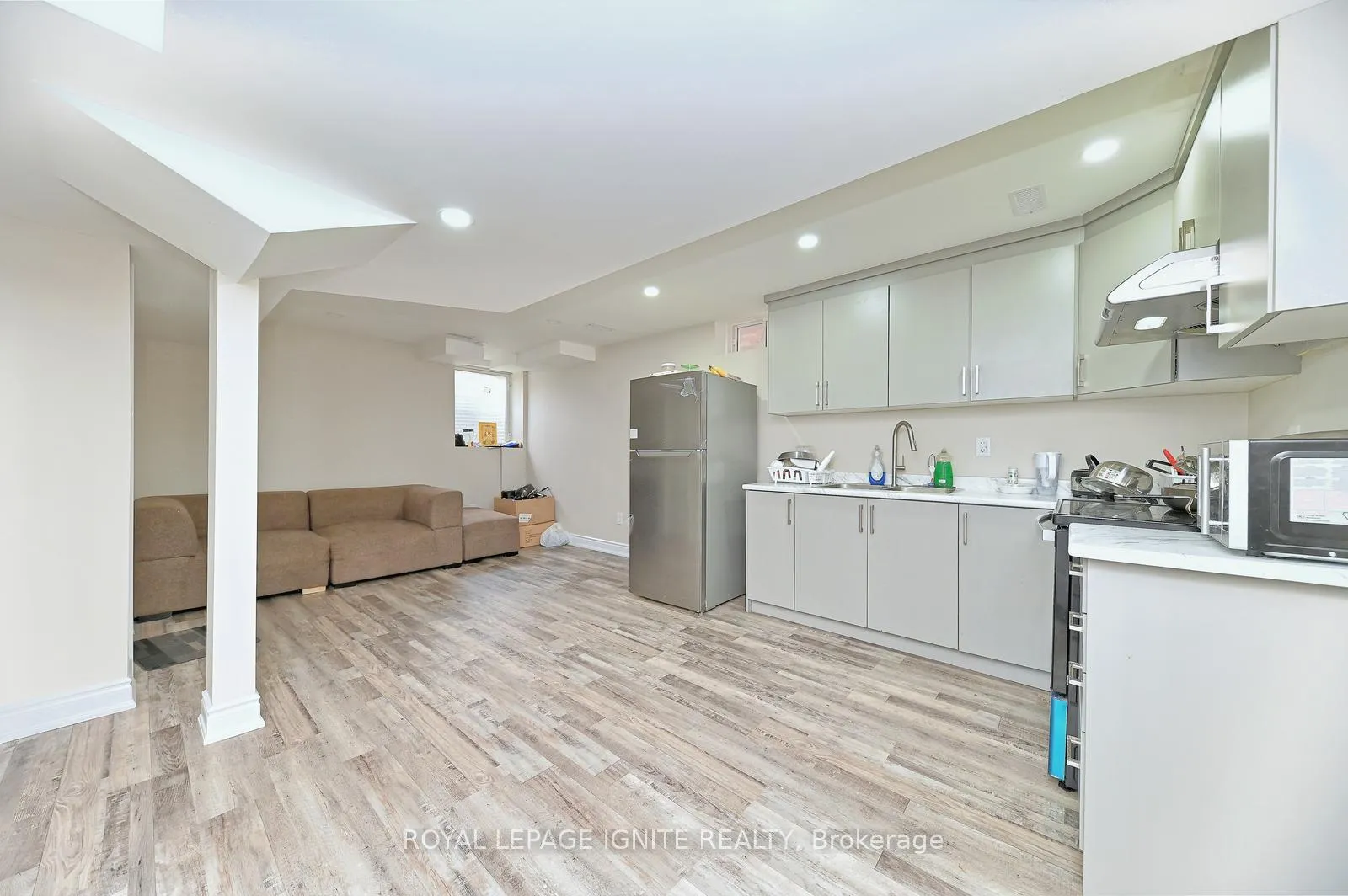 Photo 31 of 22 Thornapple Street, Brampton, Sandringham-Wellington North — HOMEH