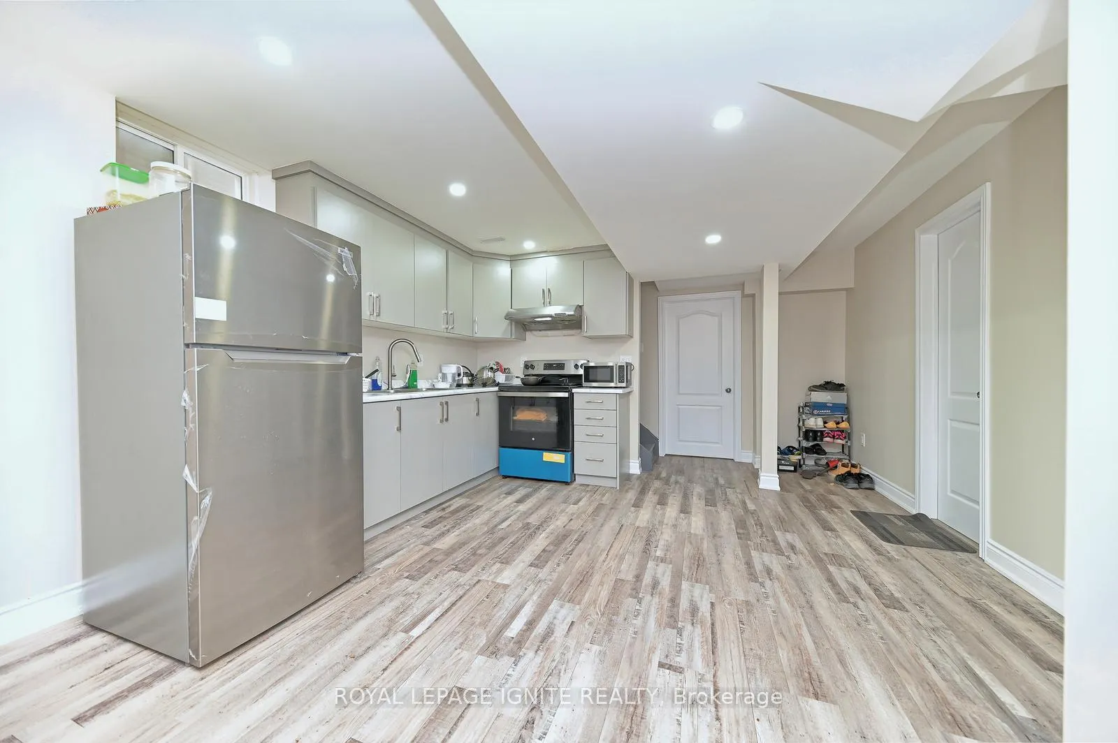Photo 32 of 22 Thornapple Street, Brampton, Sandringham-Wellington North — HOMEH
