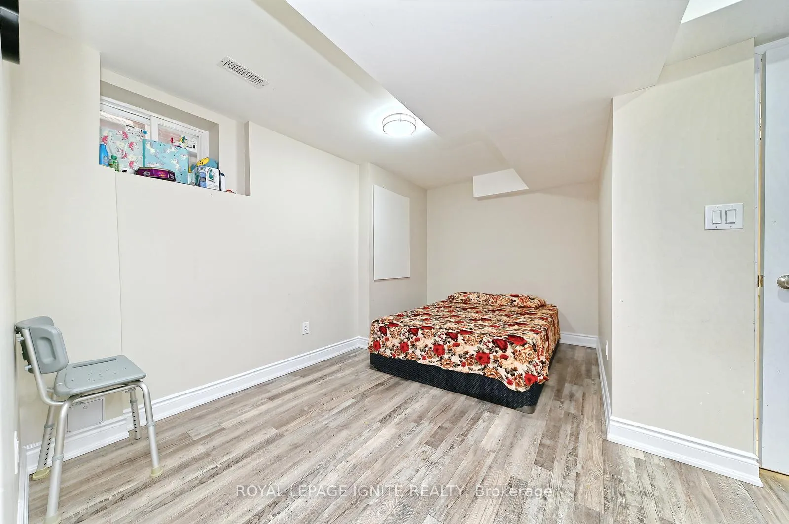 Photo 37 of 22 Thornapple Street, Brampton, Sandringham-Wellington North — HOMEH