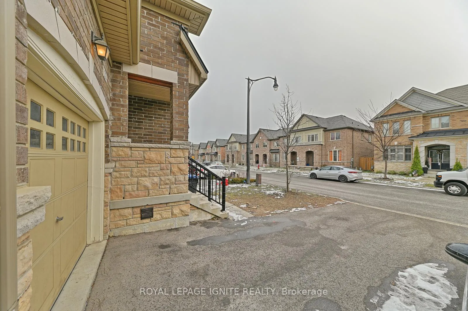 Photo 39 of 22 Thornapple Street, Brampton, Sandringham-Wellington North — HOMEH