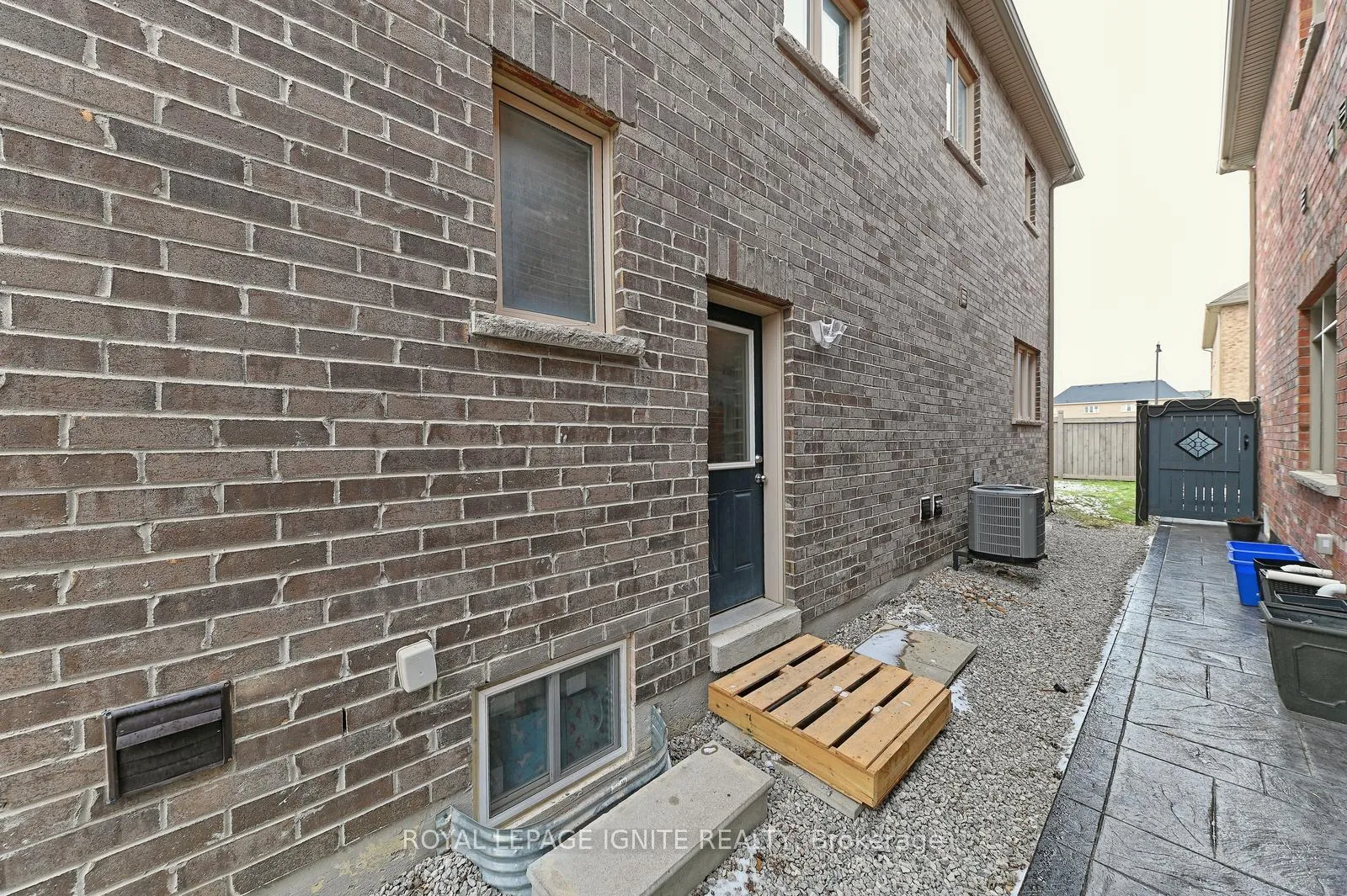 Photo 40 of 22 Thornapple Street, Brampton, Sandringham-Wellington North — HOMEH