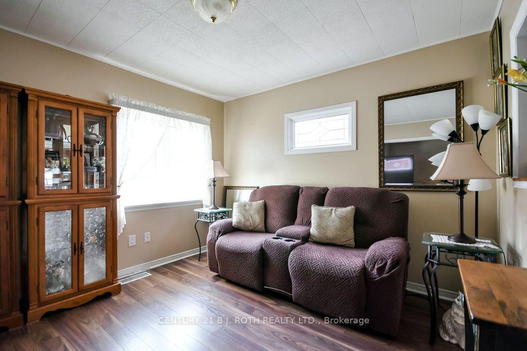 Photo 9 of 124 Mary Street, Orillia — HOMEH