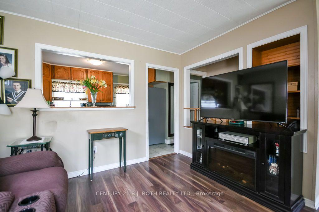 Photo 10 of 124 Mary Street, Orillia — HOMEH