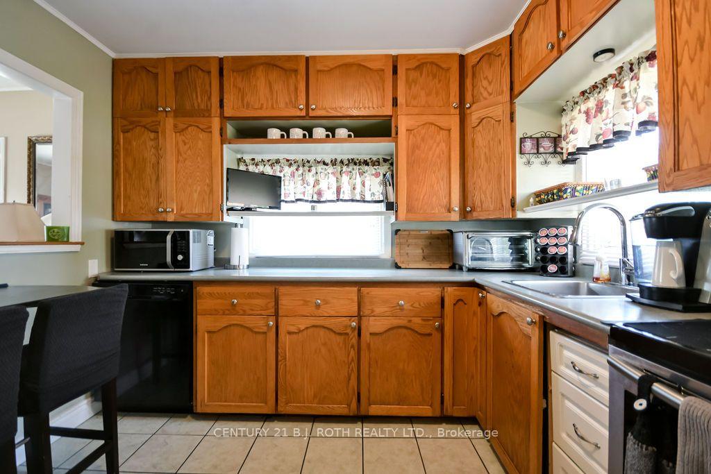 Photo 12 of 124 Mary Street, Orillia — HOMEH