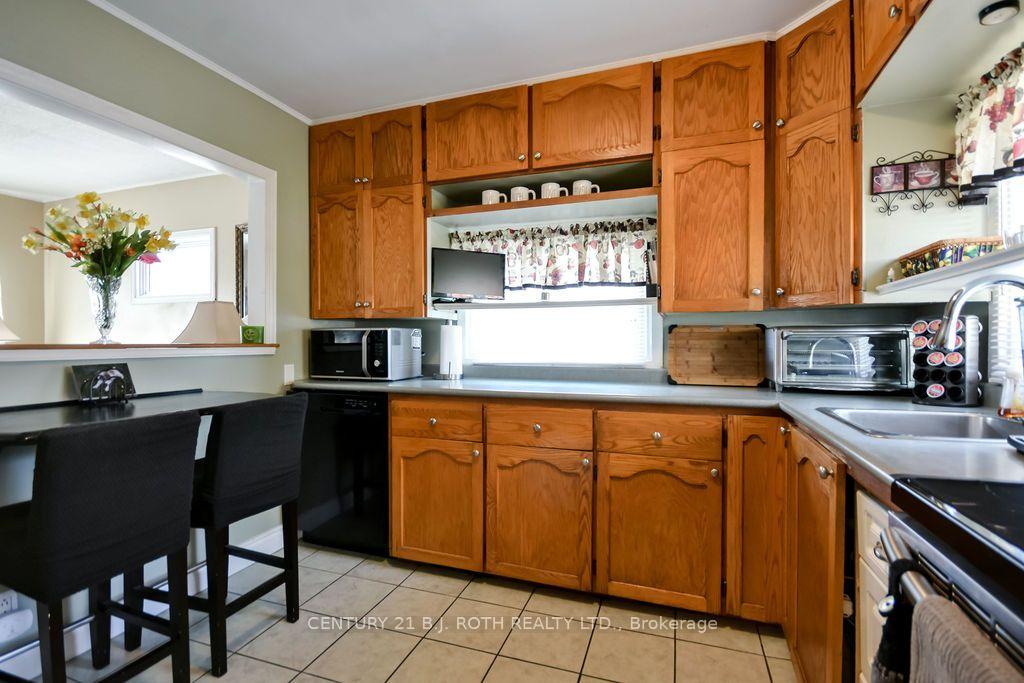 Photo 13 of 124 Mary Street, Orillia — HOMEH