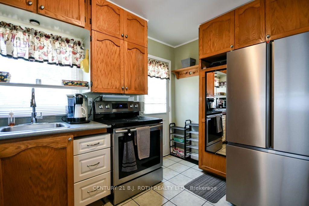 Photo 15 of 124 Mary Street, Orillia — HOMEH