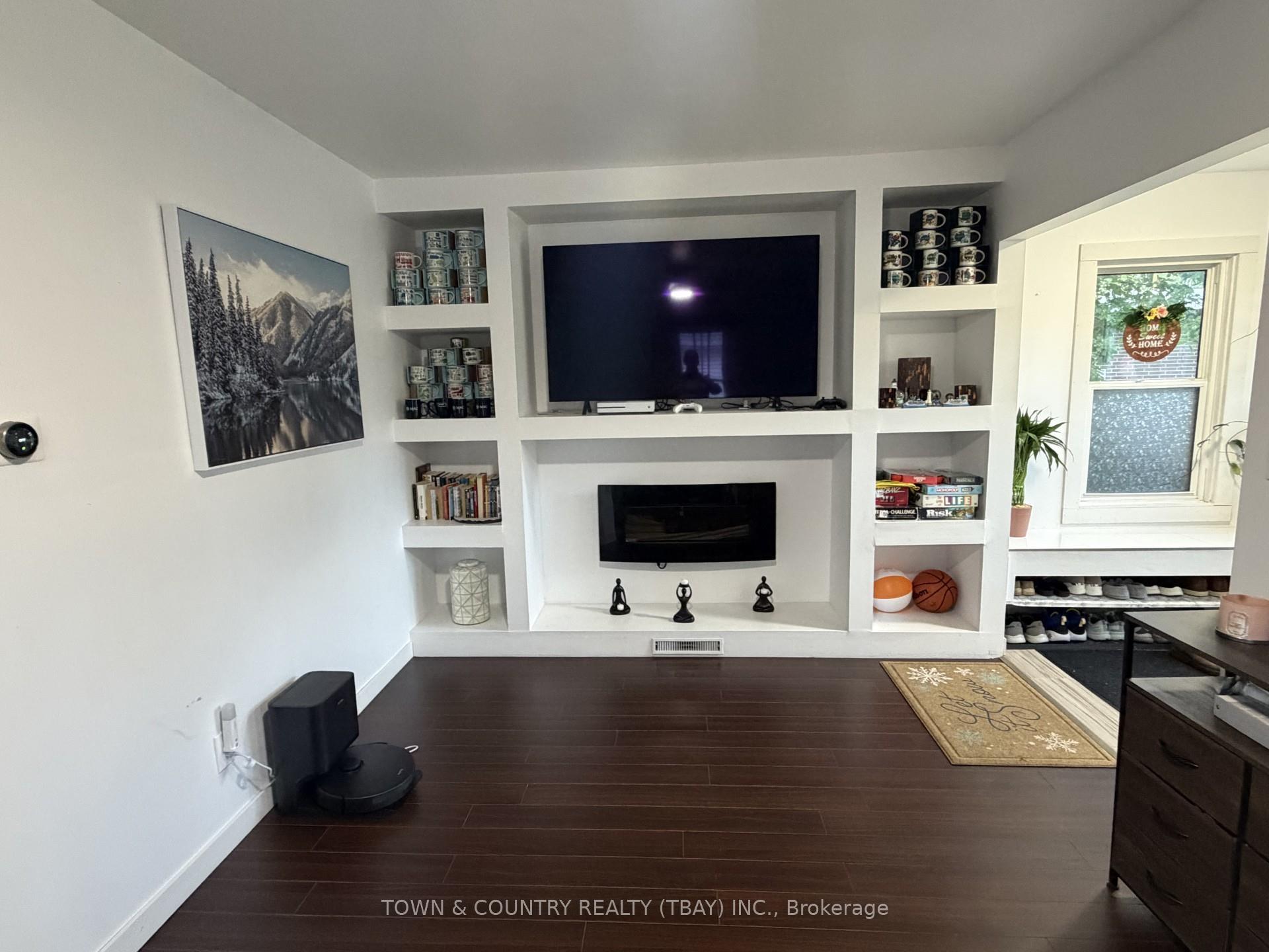 Photo 3 of 1901 Bailey Avenue, Thunder Bay, Westfort — HOMEH