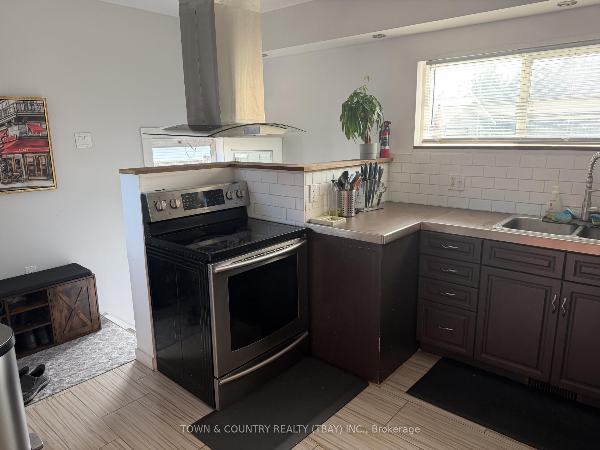 Photo 4 of 1901 Bailey Avenue, Thunder Bay, Westfort — HOMEH