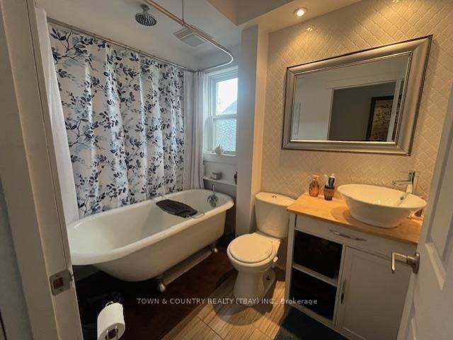 Photo 10 of 1901 Bailey Avenue, Thunder Bay, Westfort — HOMEH