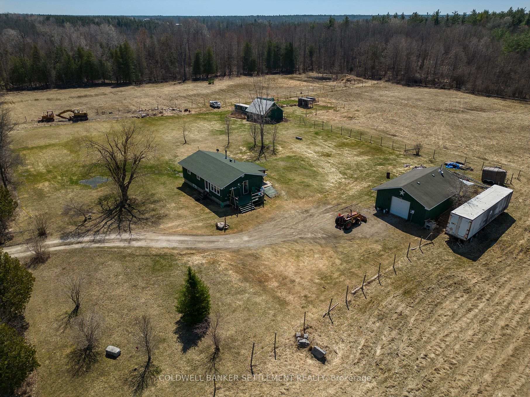 Photo 1 of 345 Elliott Road, Tay Valley, Bathurst/Burgess & Sherbrooke (Bathurst) Twp — HOMEH