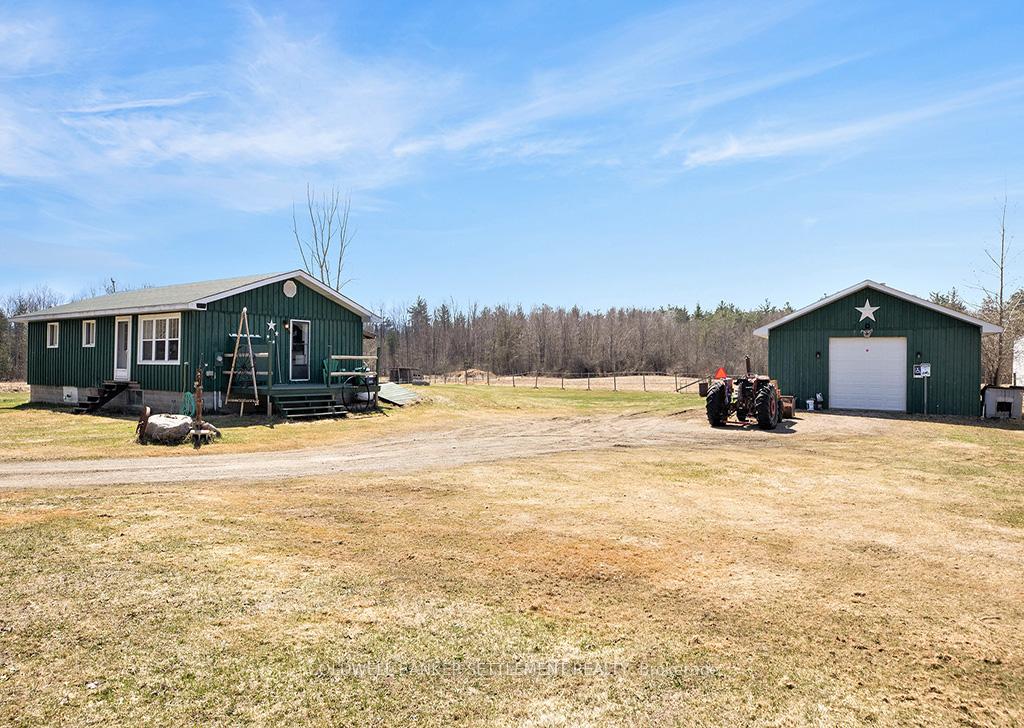 Photo 24 of 345 Elliott Road, Tay Valley, Bathurst/Burgess & Sherbrooke (Bathurst) Twp — HOMEH