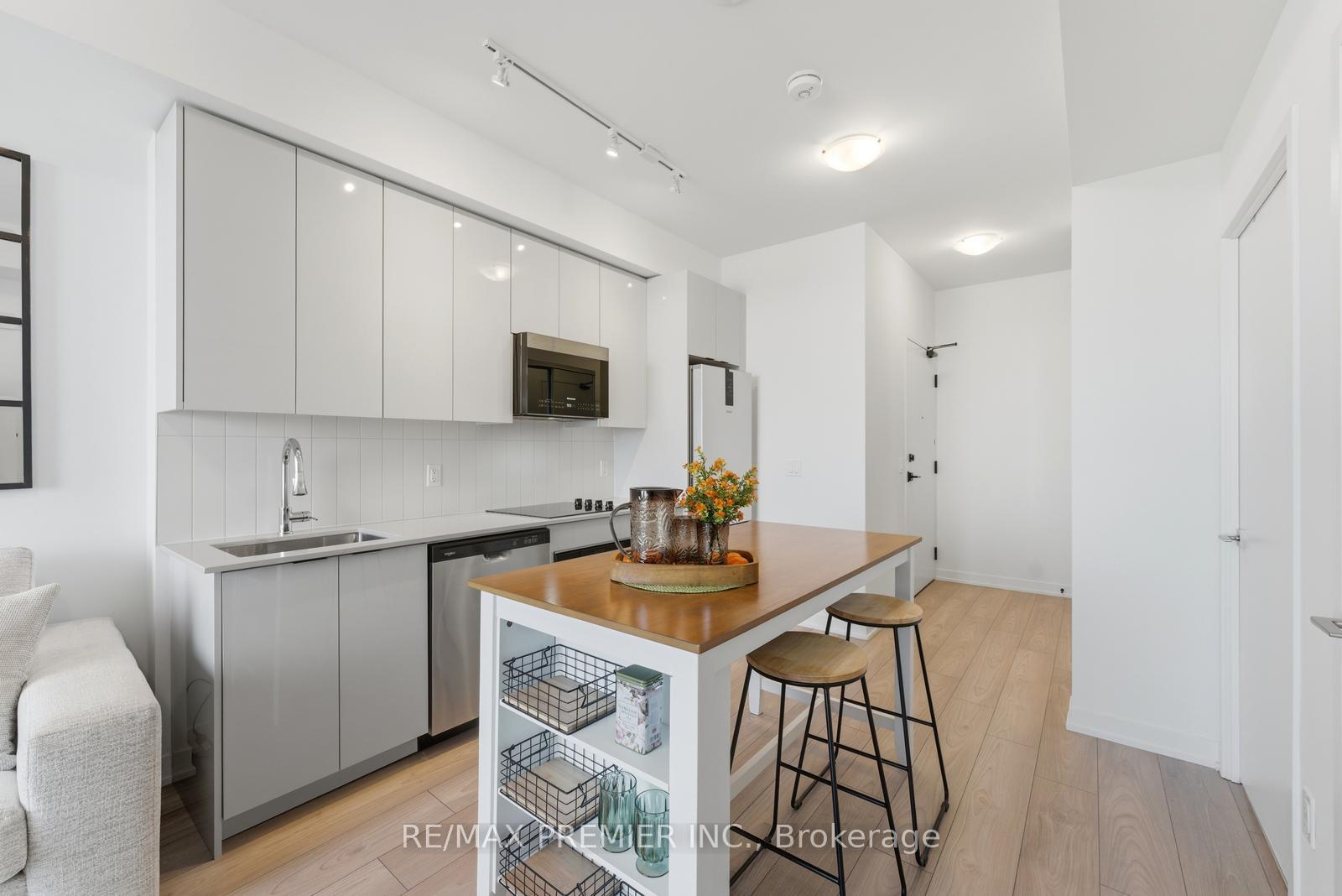 Photo 2 of Unit 1512, 10 Abeja Street, Vaughan, Concord — HOMEH